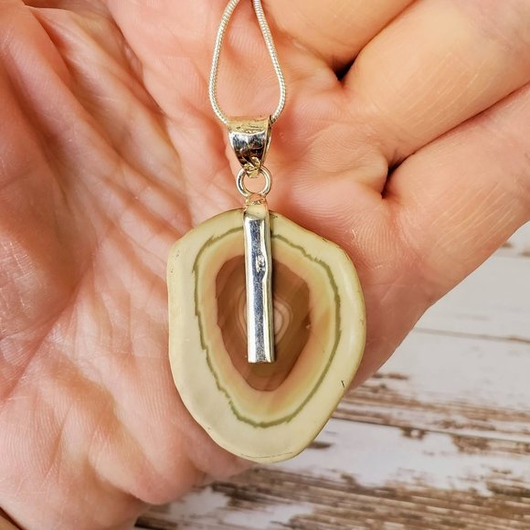 Royal Imperial Jasper Artisan Turtle Pendent - Picture 4 of 5